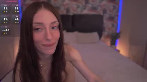 Snapshot of alice_arwen_ chatting on 03/28/26, 02:49 Alice online show from 03/28/26, 02:49