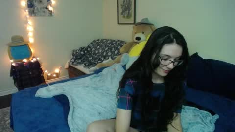 Snapshot of alice_asks chatting on 09/13/25, 04:56 Alice Asks online show from 09/13/25, 04:56