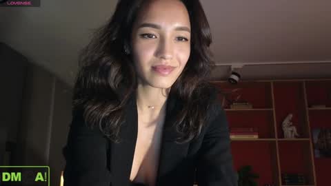 Snapshot of alice_bane chatting on 12/20/24, 05:29 A R Y A  T I A online show from 12/20/24, 05:29