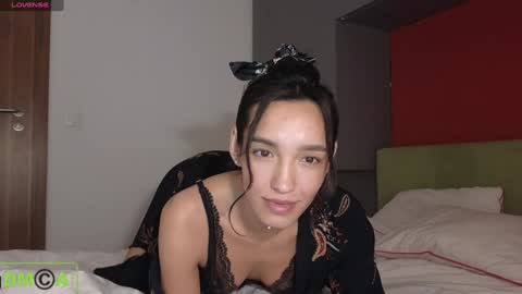 Snapshot of alice_bane chatting on 01/05/25, 03:45 A R Y A  T I A online show from 01/05/25, 03:45