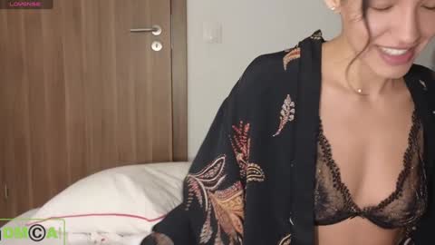 Snapshot of alice_bane chatting on 01/05/25, 07:49 A R Y A  T I A online show from 01/05/25, 07:49