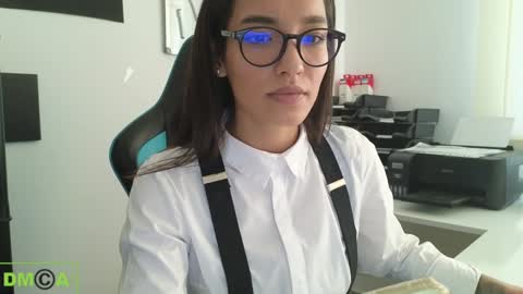 Snapshot of alice_bane chatting on 01/06/25, 02:14 A R Y A  T I A online show from 01/06/25, 02:14