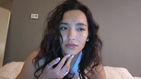 Snapshot of alice_bane chatting on 01/15/25, 10:24 A R Y A  T I A online show from 01/15/25, 10:24