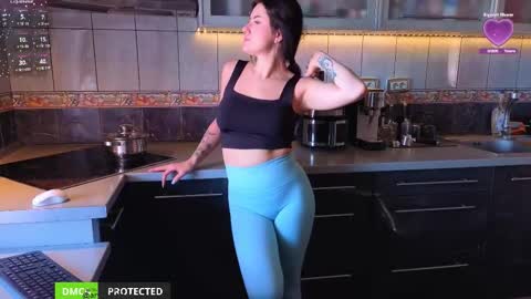 Snapshot of alice_bane chatting on 10/29/25, 09:44 A R Y A  T I A online show from 10/29/25, 09:44