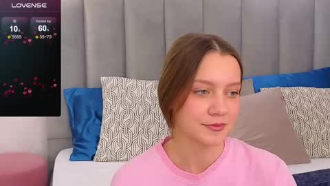 Snapshot of alice_charmy chatting on 02/28/25, 12:09 Alice in Wonderland online show from 02/28/25, 12:09