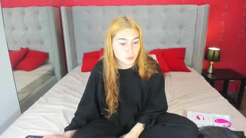 Snapshot of alice_clark13 chatting on 11/03/25, 03:35 Alis online show from 11/03/25, 03:35