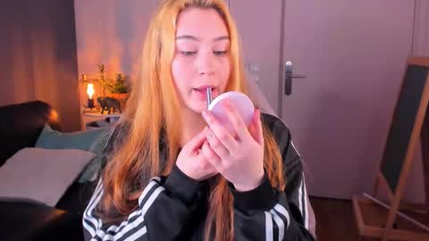 Snapshot of alice_clark13 chatting on 11/25/25, 10:59 Alis online show from 11/25/25, 10:59