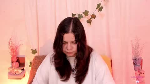 Snapshot of alice_cute77 chatting on 03/04/25, 04:27 Mey online show from 03/04/25, 04:27