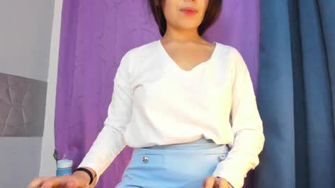 Snapshot of alice_evans_lov chatting on 01/31/25, 08:22 Alice Evans online show from 01/31/25, 08:22