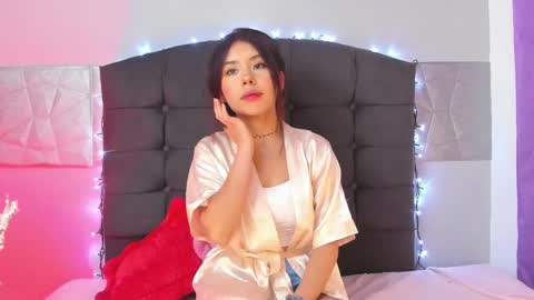 Snapshot of alice_evans_lov chatting on 02/11/25, 09:53 Alice Evans online show from 02/11/25, 09:53