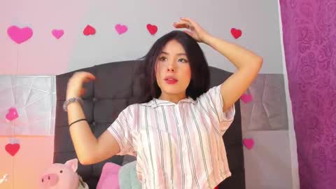 Snapshot of alice_evans_lov chatting on 02/21/25, 05:02 Alice Evans online show from 02/21/25, 05:02