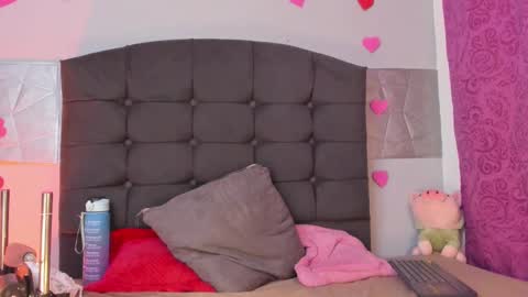 Snapshot of alice_evans_lov chatting on 03/06/25, 07:47 Alice Evans online show from 03/06/25, 07:47