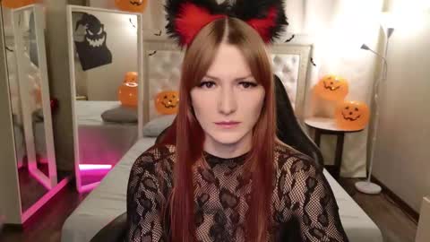 Ur future wife Alice 8 pm - 4 am NY time online show from 10/31/25, 02:12