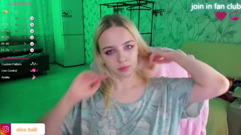 Snapshot of alice_halle chatting on 12/02/24, 03:47 alice_halle online show from 12/02/24, 03:47