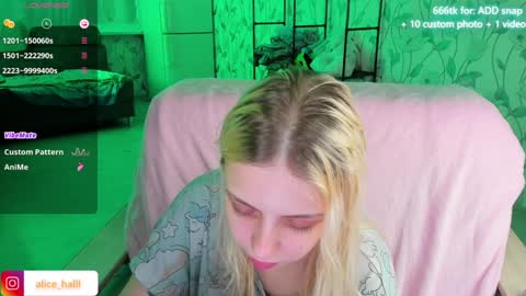 Snapshot of alice_halle chatting on 12/10/24, 03:44 alice_halle online show from 12/10/24, 03:44