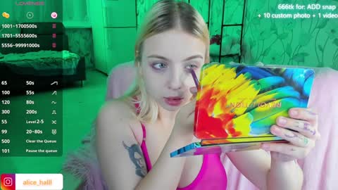Snapshot of alice_halle chatting on 12/11/24, 05:15 alice_halle online show from 12/11/24, 05:15