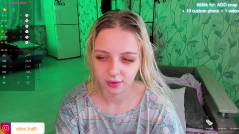 Snapshot of alice_halle chatting on 01/04/25, 06:09 alice_halle online show from 01/04/25, 06:09