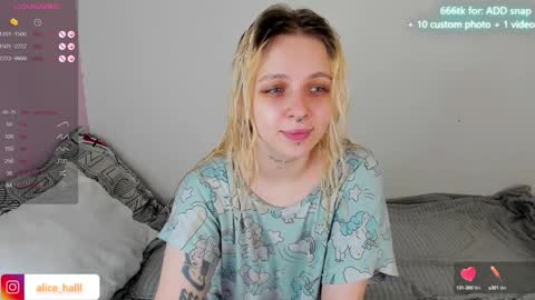 Snapshot of alice_halle chatting on 01/22/25, 07:46 alice_halle online show from 01/22/25, 07:46