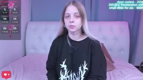 alice_halle online show from 10/26/25, 11:05