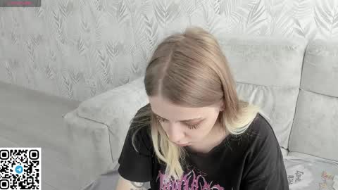 alice_halle online show from 06/02/26, 08:38