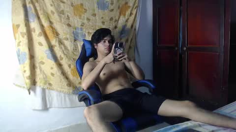 Snapshot of alice_julls chatting on 05/15/26, 06:59 alice online show from 05/15/26, 06:59