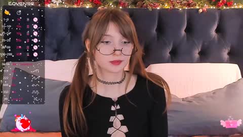 Snapshot of alice_langley chatting on 02/04/25, 02:43 Alice 3 online show from 02/04/25, 02:43