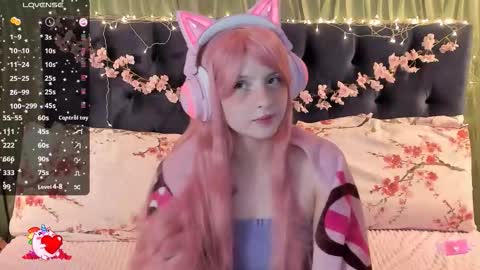 Snapshot of alice_langley chatting on 09/24/25, 12:52 Alice 3 online show from 09/24/25, 12:52