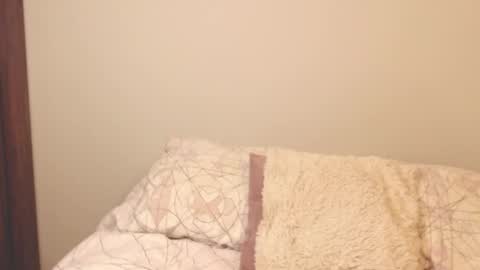 Snapshot of alice_middle01 chatting on 10/01/25, 06:14 Alice online show from 10/01/25, 06:14