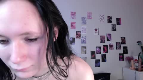 Snapshot of alice_perrez chatting on 02/10/25, 10:09 Alice and Mike online show from 02/10/25, 10:09