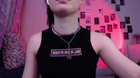 Snapshot of alice_perrez chatting on 02/18/25, 02:27 Alice and Mike online show from 02/18/25, 02:27