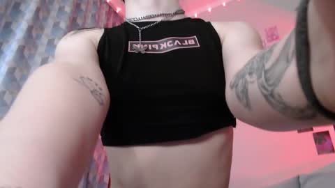 Snapshot of alice_perrez chatting on 03/11/25, 12:06 Alice and Mike online show from 03/11/25, 12:06