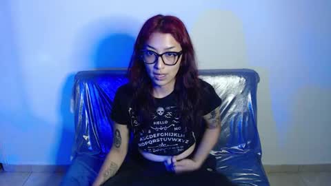      online show from 12/02/25, 12:49