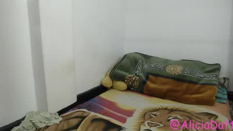 Alicia Aldara online show from 04/07/26, 09:43