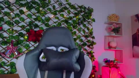 Snapshot of alice_rous21 chatting on 12/15/25, 01:37 alice_rous21 online show from 12/15/25, 01:37