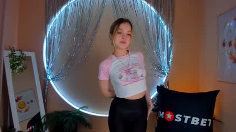 Alice  online show from 12/09/24, 01:45