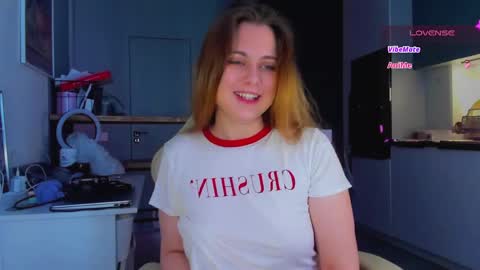 Snapshot of alice_wander chatting on 05/01/26, 04:06 Alice online show from 05/01/26, 04:06