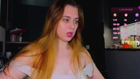 Snapshot of alice_wander chatting on 05/16/26, 03:33 Alice online show from 05/16/26, 03:33