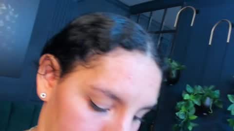 Snapshot of aliceandsia chatting on 10/29/25, 03:09 Alice and Asia online show from 10/29/25, 03:09