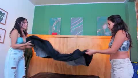 Snapshot of aliceandsia chatting on 11/08/25, 06:18 Alice and Asia online show from 11/08/25, 06:18