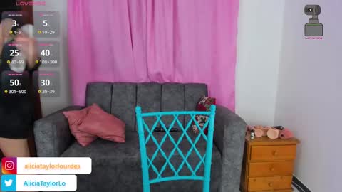 Snapshot of alicebigboobsxxx chatting on 02/27/25, 09:47 Juli online show from 02/27/25, 09:47