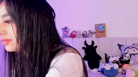 Snapshot of alicee_0 chatting on 06/20/26, 07:16 Alice online show from 06/20/26, 07:16