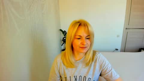 Alicee online show from 03/22/26, 09:45