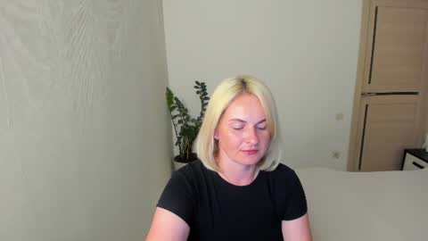 Snapshot of alicee__grace chatting on 06/20/26, 05:49 Alicee online show from 06/20/26, 05:49