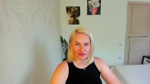 Snapshot of alicee__grace chatting on 07/13/26, 09:01 Alicee online show from 07/13/26, 09:01