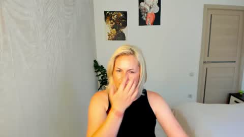 Snapshot of alicee__grace chatting on 07/26/26, 03:19 Alicee online show from 07/26/26, 03:19