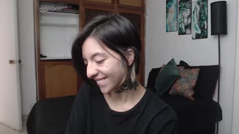 alicee_logan_ online show from 11/23/25, 01:44