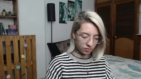 alicee_logan_ online show from 04/27/26, 01:25