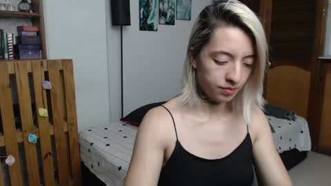 alicee_logan_ online show from 05/26/26, 01:34