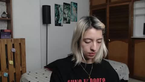 alicee_logan_ online show from 05/30/26, 02:41