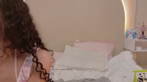 Snapshot of alicee_rodriguez chatting on 04/24/26, 05:15 alice online show from 04/24/26, 05:15